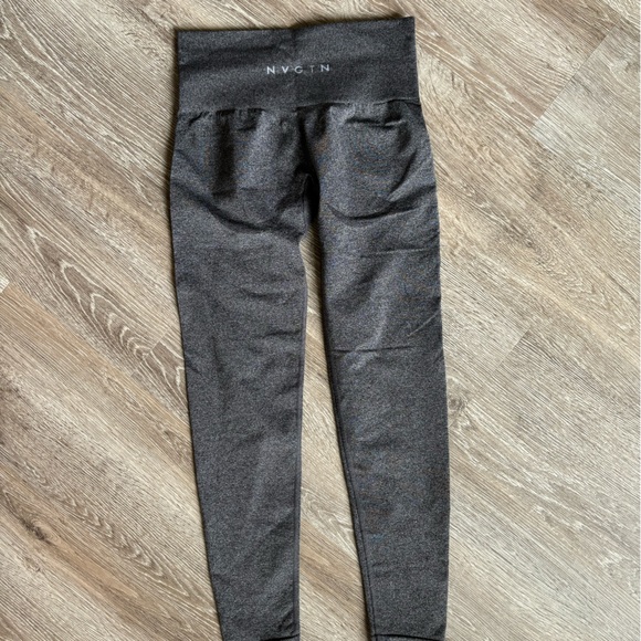 NVGTN Dark Gray Contour Leggings - Picture 5 of 7